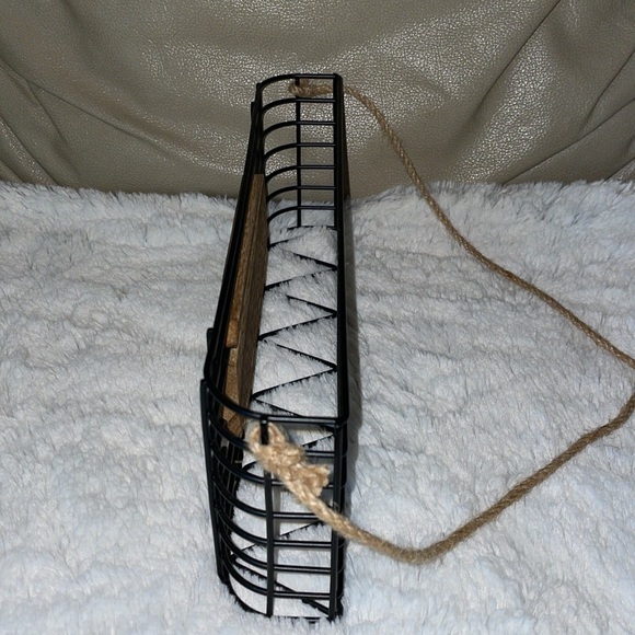 NWOT Black Wire Mail Holder with Wooden Sign - Picture 2 of 3